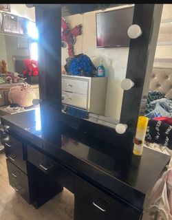 Black vanity.y