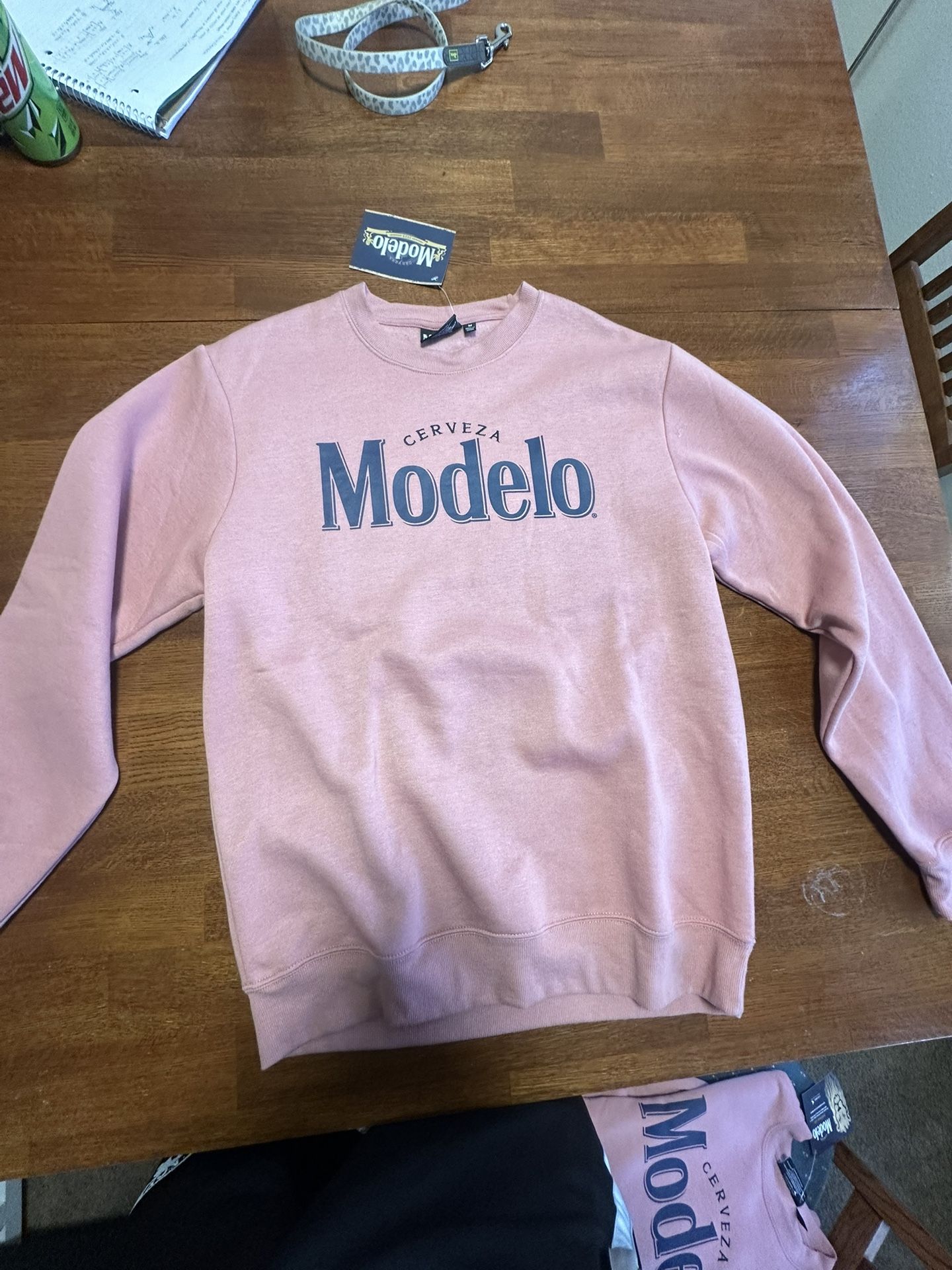 Modelo Sweatshirt