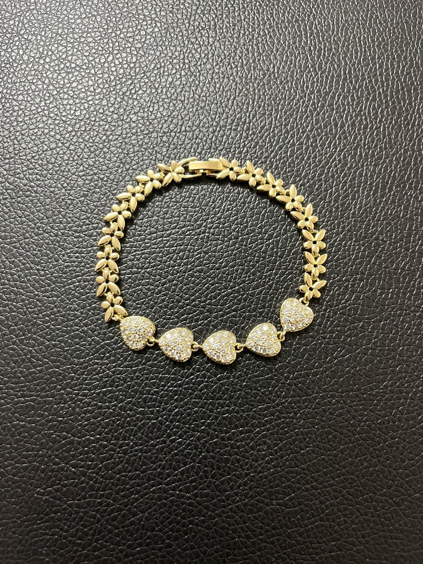 14k Gold Plated Heart Bracelet.