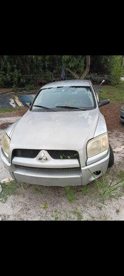 2008 Mitsubishi Raider