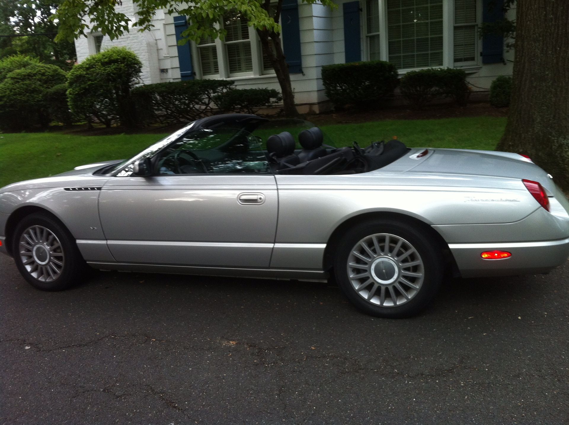 2004 Ford Thunderbird