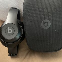 Beats STUDIO PRO. Noise Canceling. 