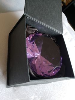 Paperweight Display Diamond