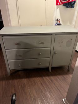Free dresser