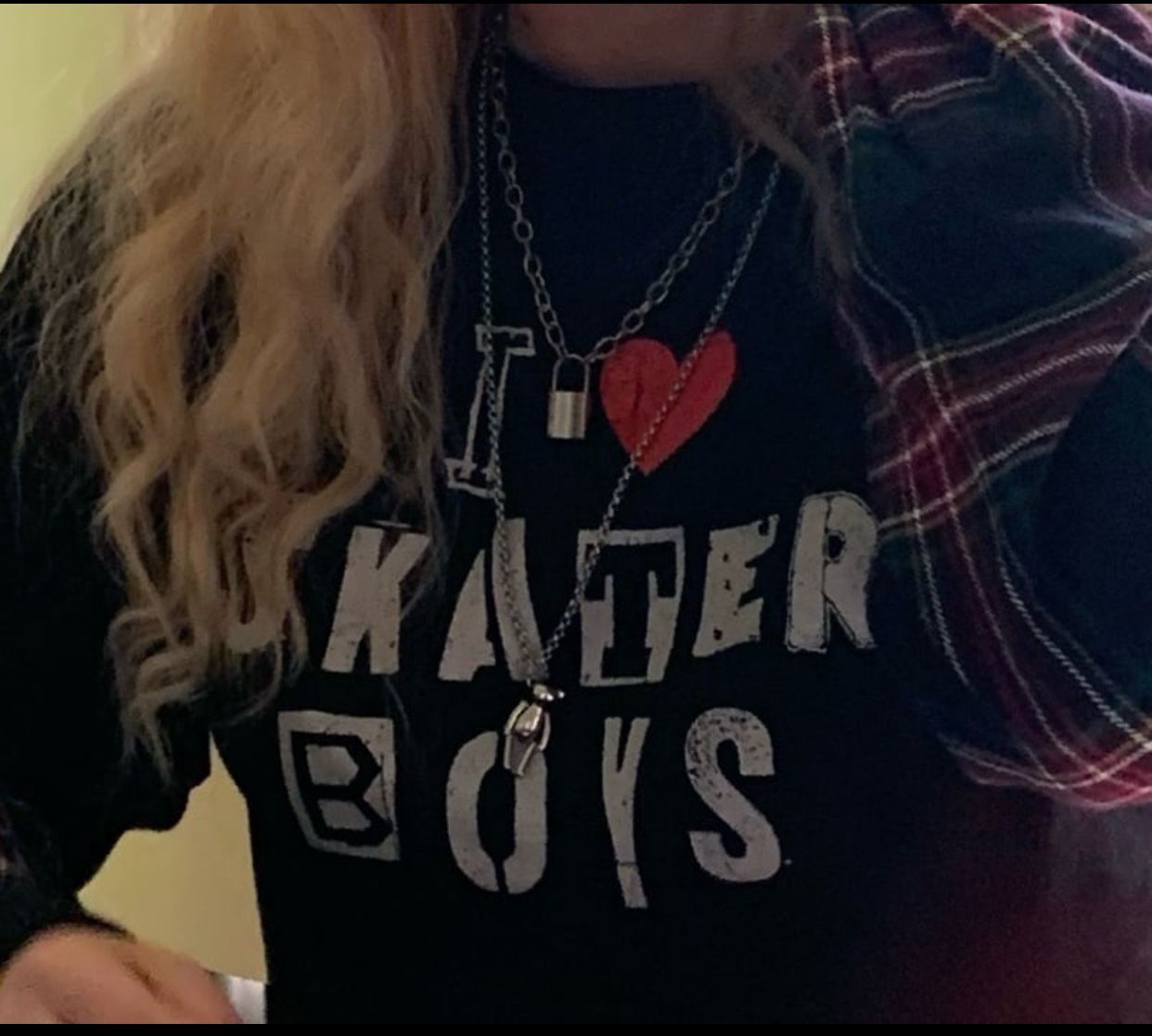 Long sleeve skater shirt