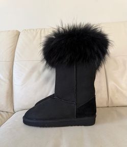 Neiman Marcus Black Suede Real Fox Fur Trim Winter Boots NWOB Women’s Size 9