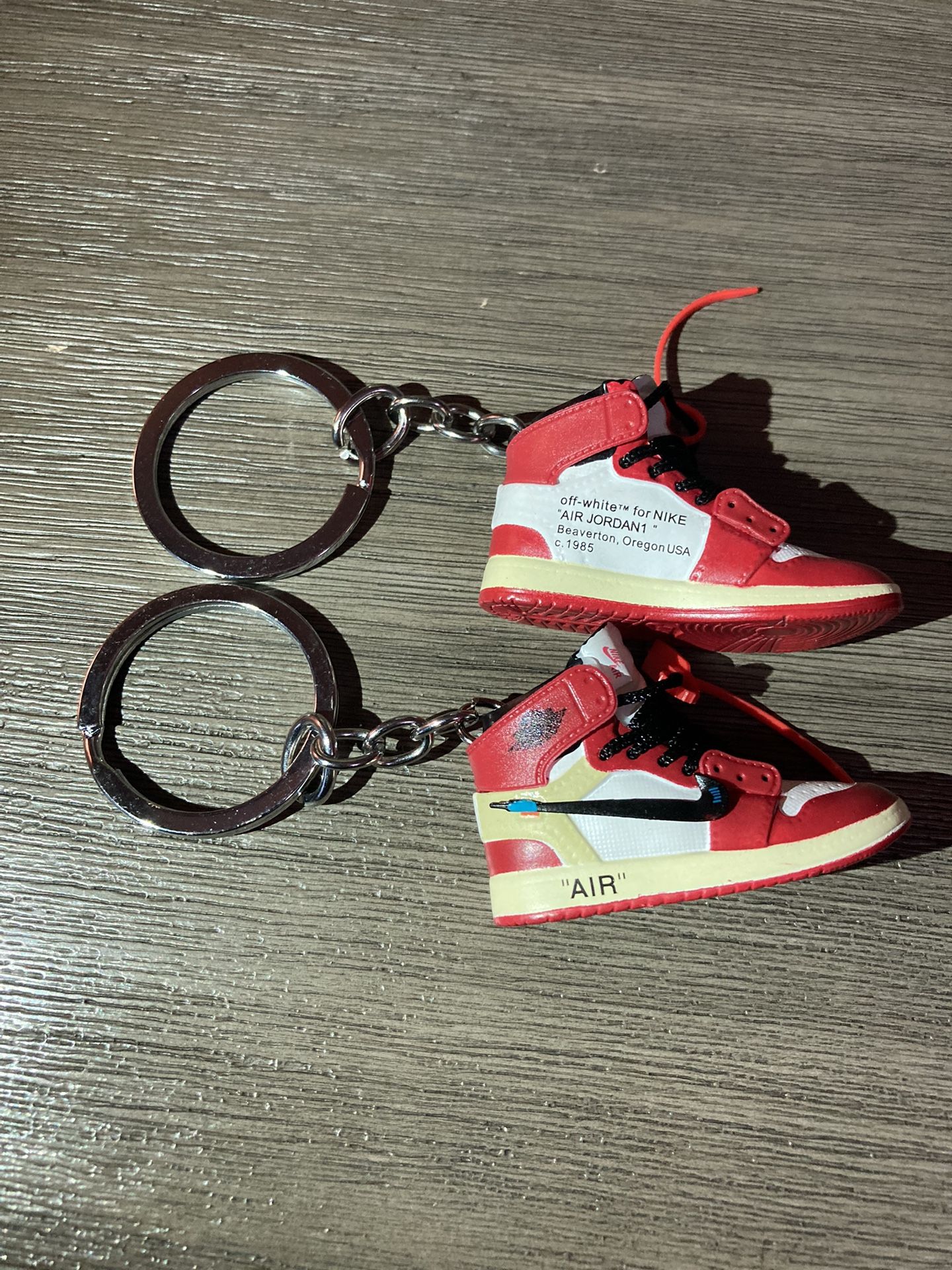 Mini Sneaker Keychain Nike Jordan 1 Retro High Off-White Chicago