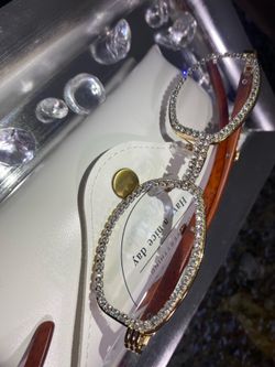 Millionaire Celebrity Glasses “Look Like Money” One (1) Unisex wooden frame with sparkling lab, diamond ice trim. Comes with a white protective case f