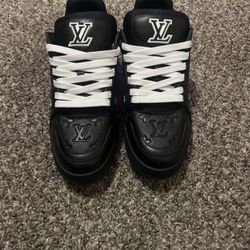 LOUIS VUITTON LV Trainer 