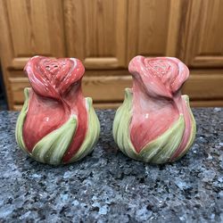 Vintage ceramic Large Flower Pair of Salt and Pepper Shakers.  Size approximately 4 inches tall.  Preowned no cracks or chips.  Has been on display in