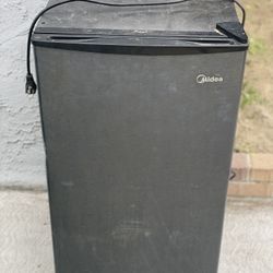 Mini Fridge- Free