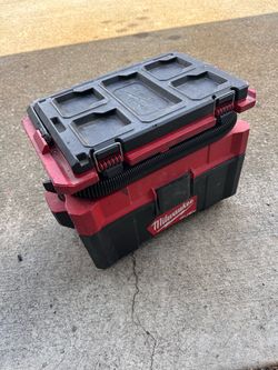 Milwaukee M18 Packout Vacuum