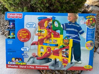 Fisher Price Little People Wheelies Stand 'n Play Rampway NIB