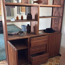 Retro Shelving Unit 