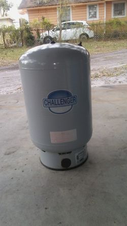 Well water pressure tank