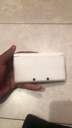 Nintendo 3DS Handheld Gaming Console White