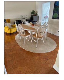 Round table with extension