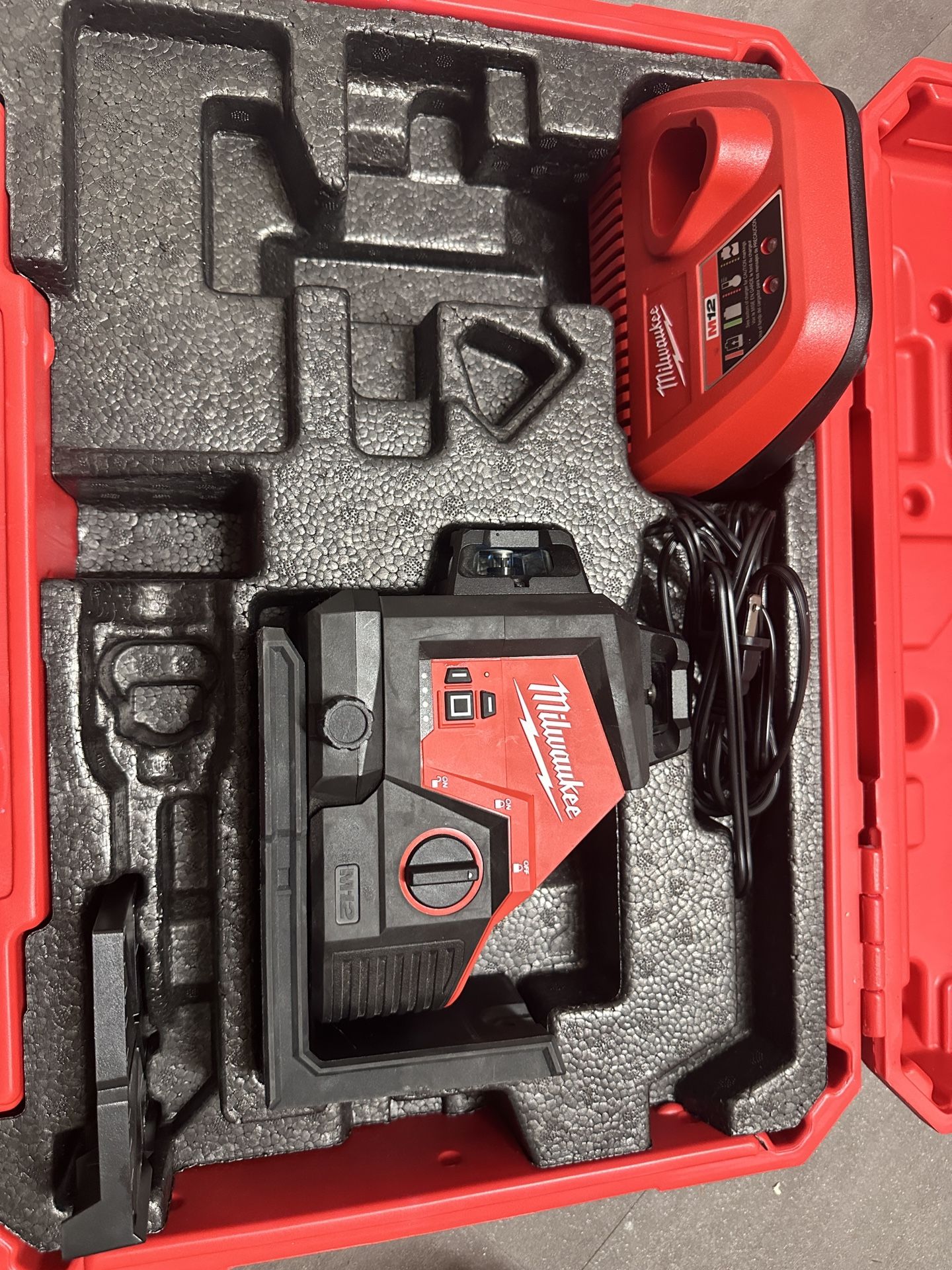 Milwaukee Laser 12 Volt