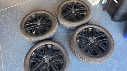 2026 XSE Rav4 wheels