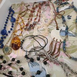 Vintage Jewelry Price For All In Pic 