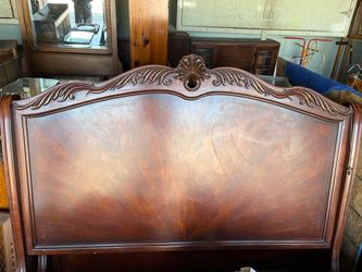 sleigh bed,