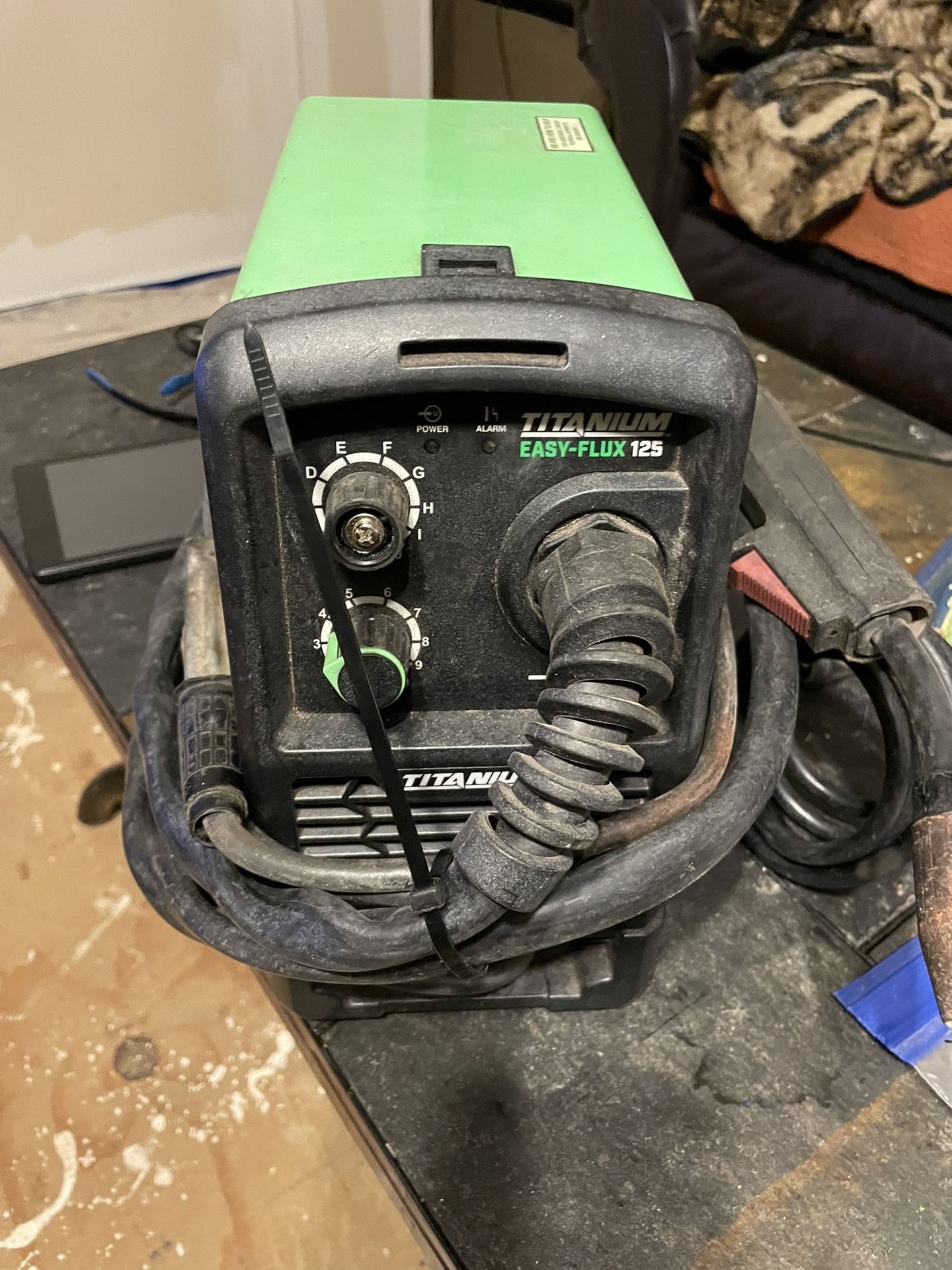 110v Powered Wire Feed Welder
