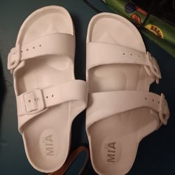 Priced To Sell Today Only..Package Deals..Lots Of Womens Shoes--heels,wedges,flats And Slides