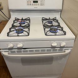 30” Hotpoint Gas Stove 