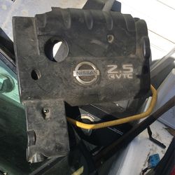 Nissan Altima 2.5L Engine Cover