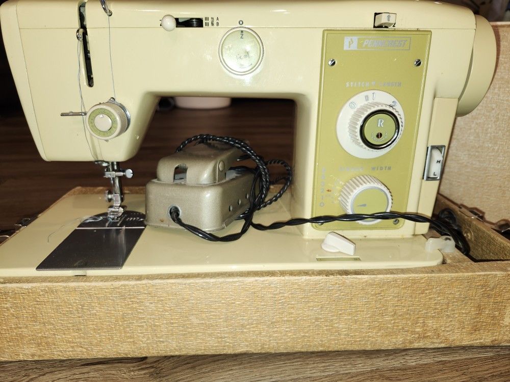 Vintage Penncrest 2601 Sewing Machine