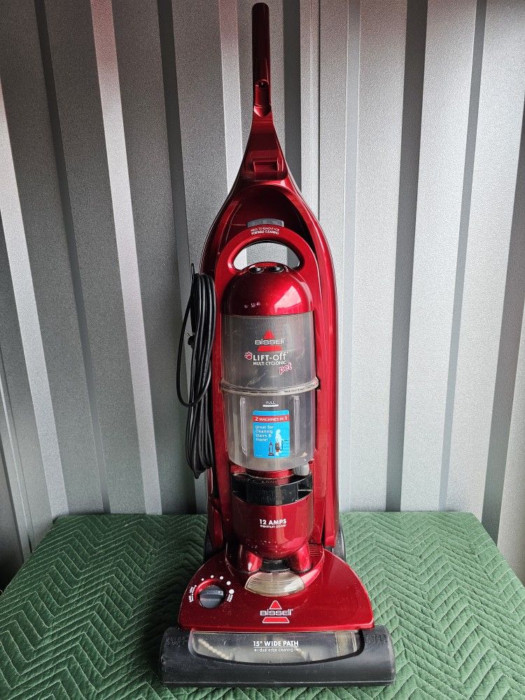 BISSELL Lift-Off Multi Cyclonic Pet vacuum cleaner. Retail: $180 Good Condition!