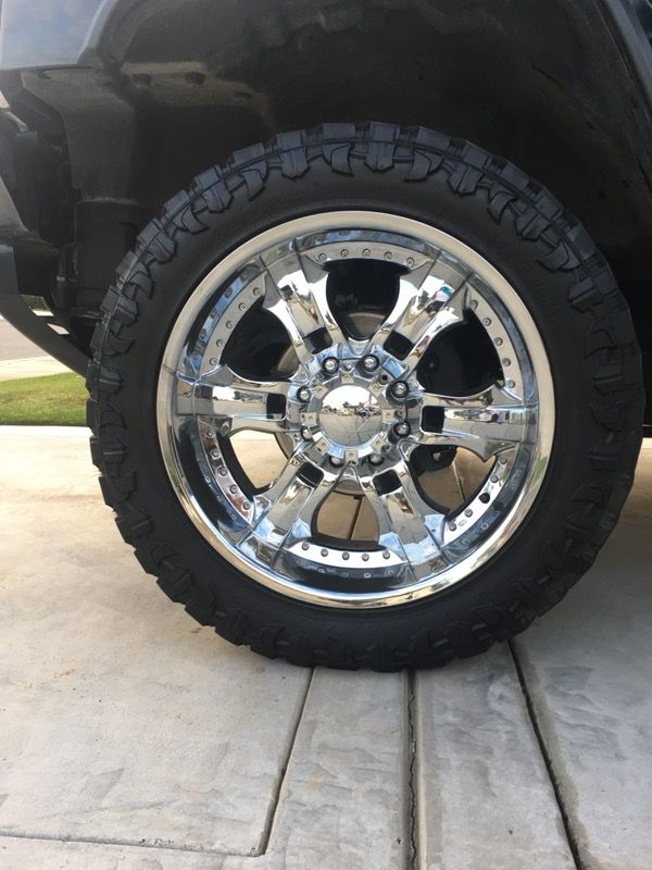 22X12.5X35 MT tires