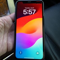 T-MOBILE AND METRO iPhone XR 64 GB Good Condition 