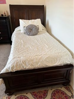 Twin Sleigh Bed