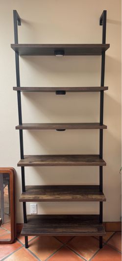 Modern Wall-Mounted Ladder Bookshelf – Dark Wood / Black Metal – Excellent Condition!