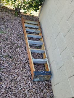 8ft fiberglass ladder