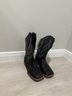 Boys Shoes Size 3
