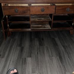 Entertainment Center/dresser/tv Stand