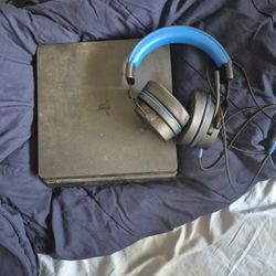 PS4 SLIM AND GAMING HEADSEAT