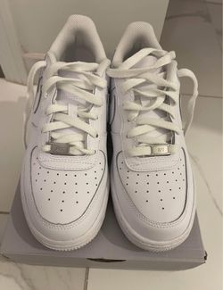 White Nike Air Force 1 Size 6.5y Wore 1 Time