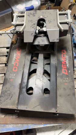 Demco autoslide fifth wheel hitch
