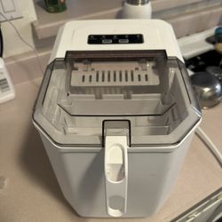 AG lucky Countertop Ice Machine 