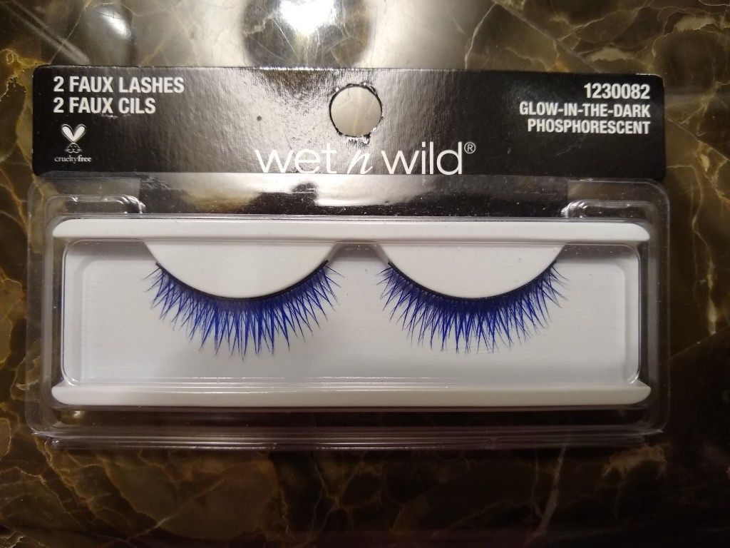 Glow In Dark Faux Lashes Blue Color