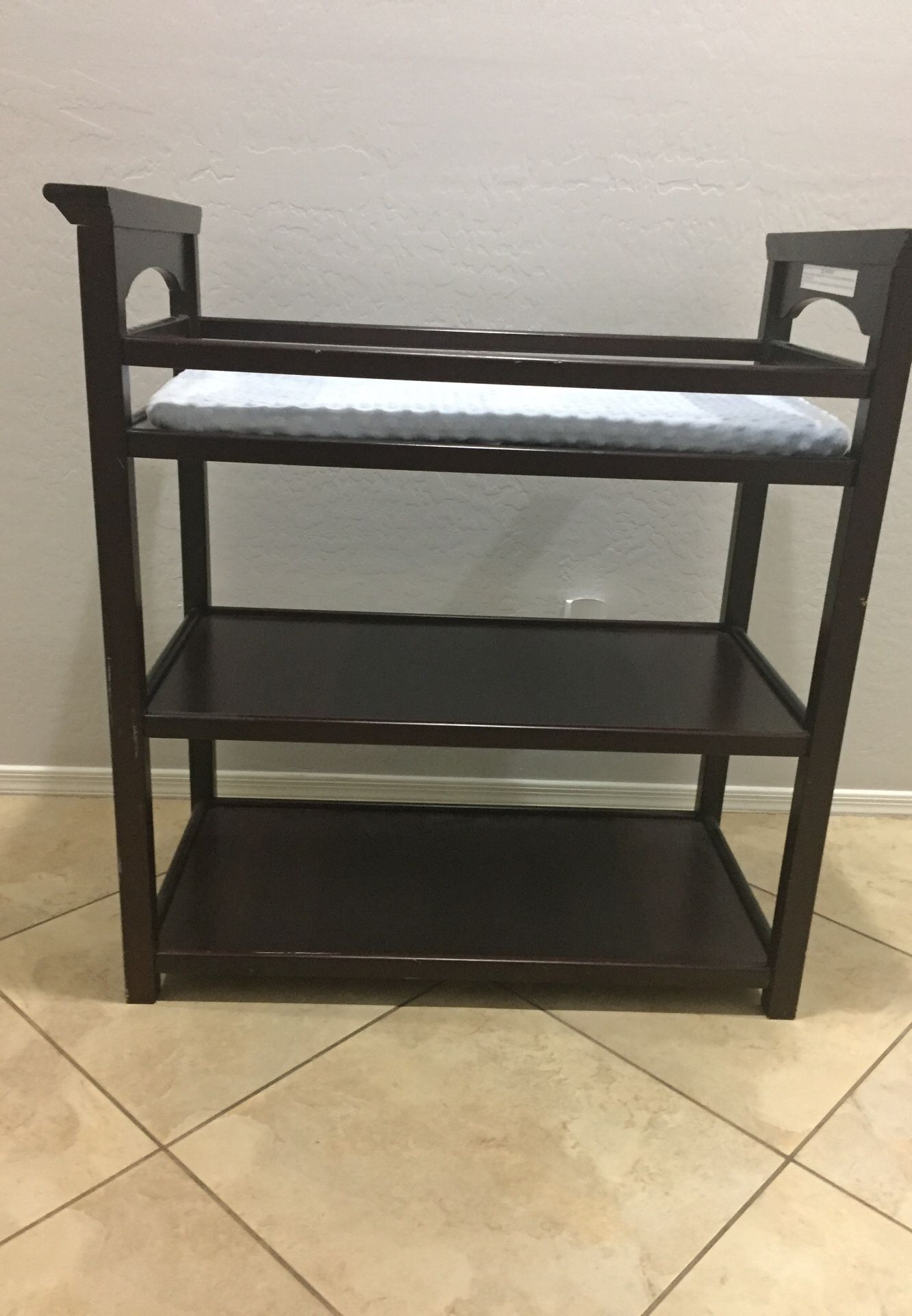 Baby changing table-Graco