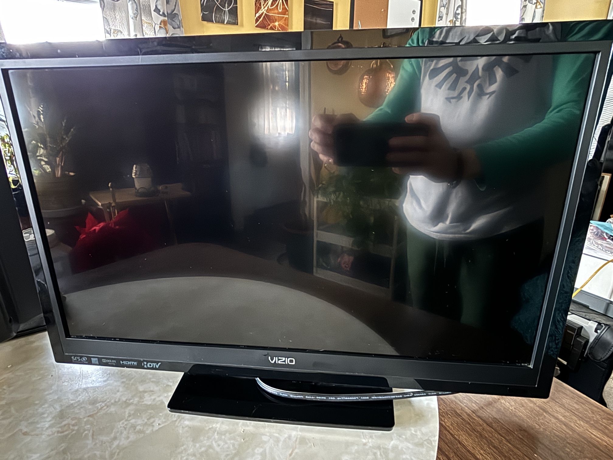 Vizio 24” LED TV