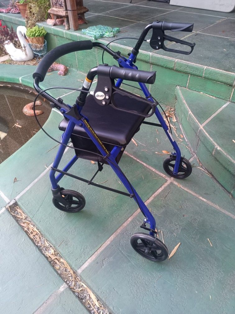 Drive Medical Walker Rollator