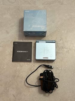 Nintendo Game Boy Advance SP AGS-001 Complete in Box (CIB)