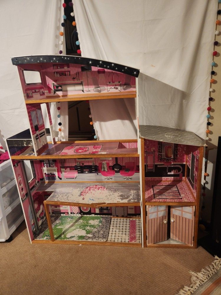 Free Doll House