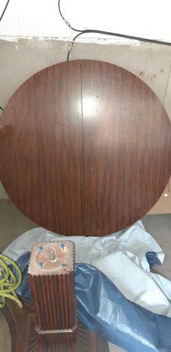 Table & Chairs