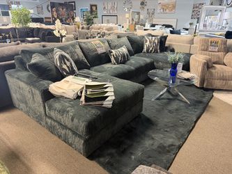 Stunning Sectional Sofa! πβοΈπ₯ Any fabric & color!